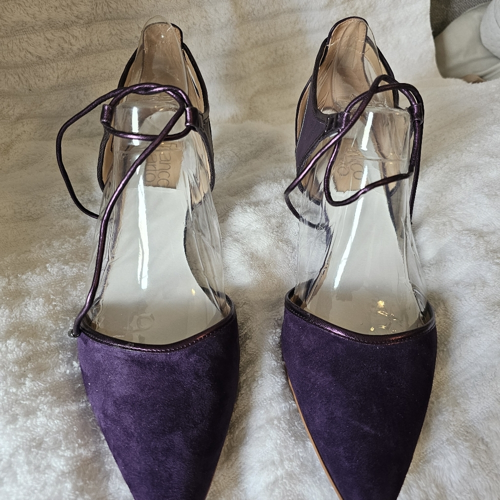 Shoes - Picture 2 of 7